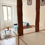 Heart Marais Studio By Melvane